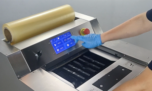For supermarket chains, grocery stores and butcher shops, what you need for food preservation is likely an automatic cling‑film wrapping machine.